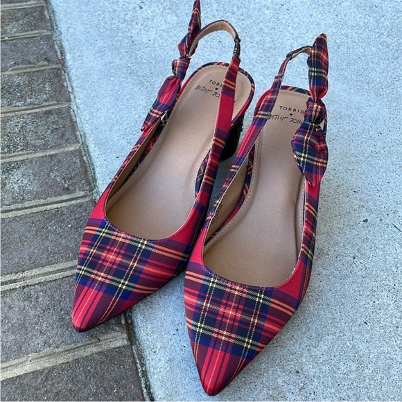 torrid Shoes - Torrid/Betsy Johnson Red Cylinder Heeled
Pumps. Red Plaid. Size 11.5 Wide. New